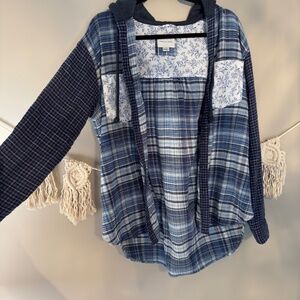 American Eagle Patchwork Flannel with Floral Accents – Blue Tones, Size M